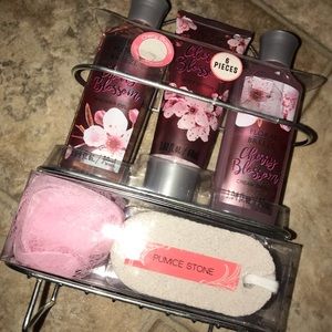 6 piece Body wash set!